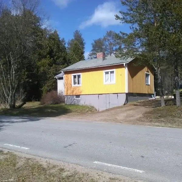 Nice house with new bathroom, good accessibility，位于Råneå的酒店