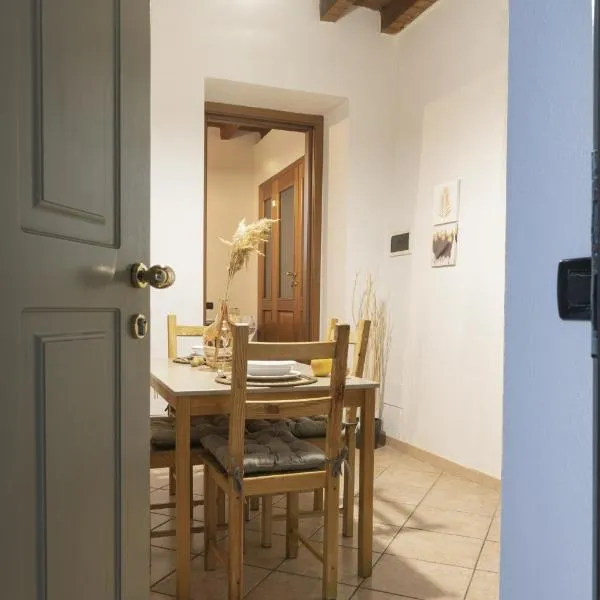 Grazioso appartamento in centro storico Chiari，位于基亚里的酒店