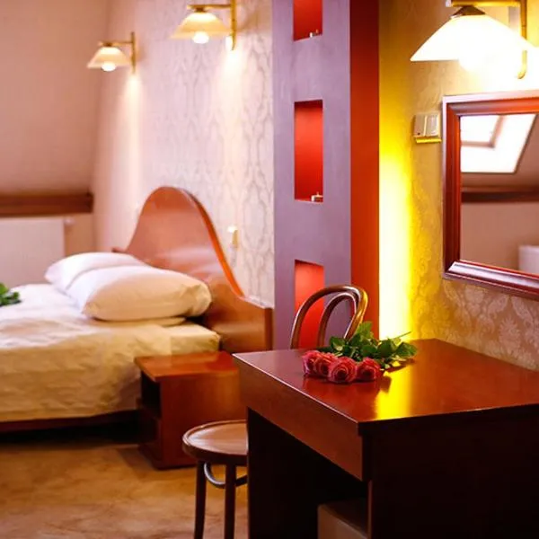 Motel Delfin **，位于热莱胡夫的酒店