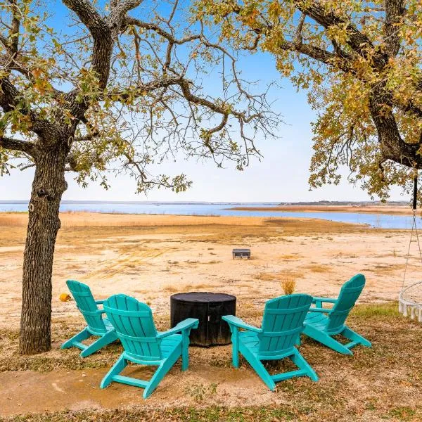 Lake Buchanan Living，位于Burnet的酒店