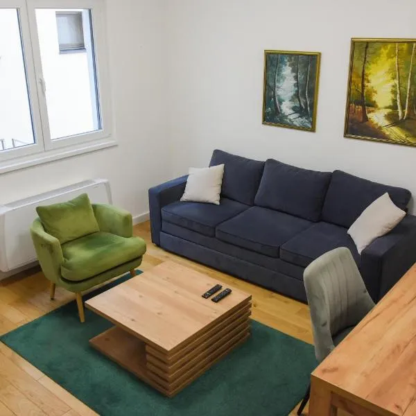 Apartment Barcelona Zemun Belgrade，位于Zemun的酒店