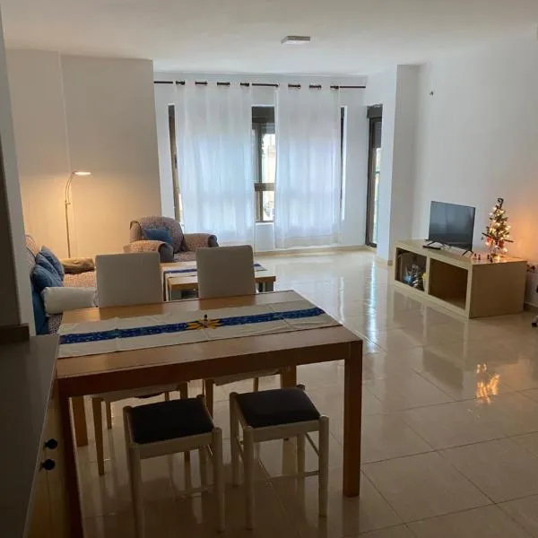 Apartamentos Wei，位于格拉德卡斯特利翁的酒店