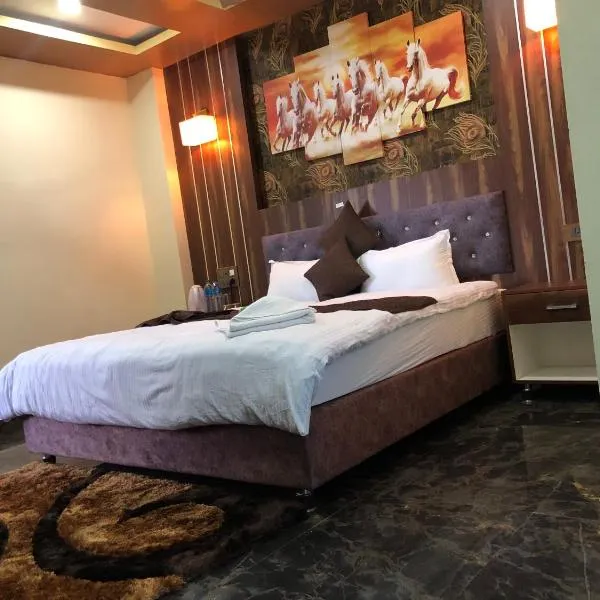 Hotel Hot Pot, Dhangadhi，位于Bāndādāndi的酒店