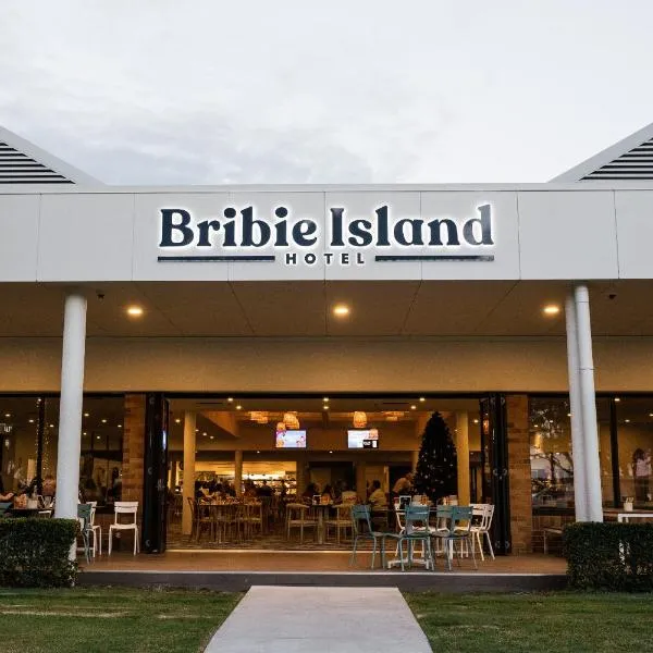 Bribie Island Hotel，位于Beachmere的酒店