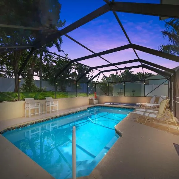 Jensen Beach pool home w/ Guest Suite，位于詹森比奇的酒店
