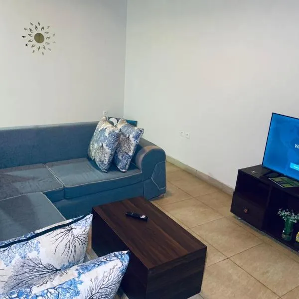 Crown Apartments -1Bedroom - comfortable & spacious , with an awesome base to explore Kigali，位于Kabuga的酒店