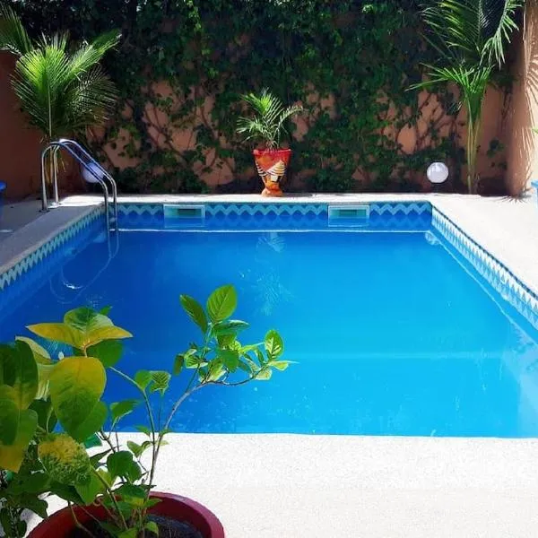 Superbe villa avec piscine à Mbour，位于萨利尼亚拉尔的酒店