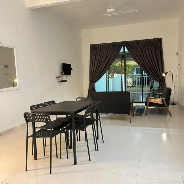 Homestay Kemaman Fyna04 dekat Pantai Geliga，位于甘榜甘马挽的酒店