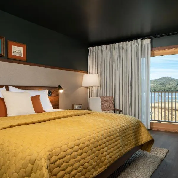 Hotel Marina Riviera，位于大熊湖的酒店