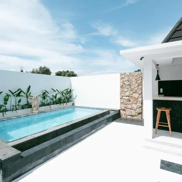 The Lavana Hidden Villa Lombok，位于Ampenan的酒店