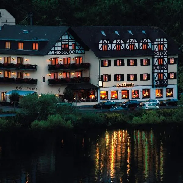 Moselhotel & Restaurant Zur Traube GmbH，位于布罗登巴赫的酒店