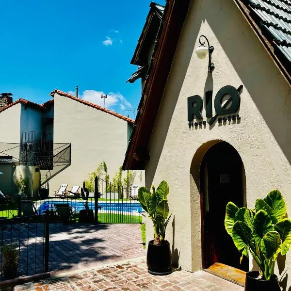 RIO TIGRE HOTEL，位于Beccar的酒店