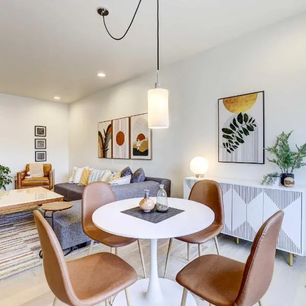 Beautiful Townhome - Steps to Downtown Boise!，位于博伊西的酒店