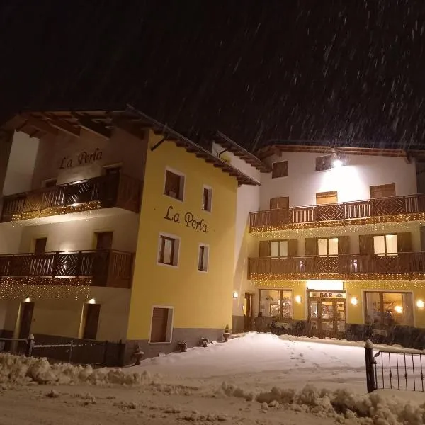Chalet La Perla Molveno，位于莫尔韦诺的酒店