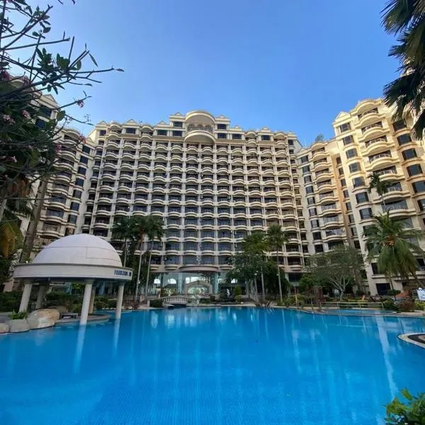Riviera Bay Resort Condominium，位于Kampong Lereh的酒店