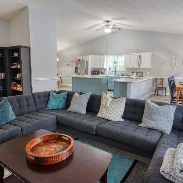 The Basye House - Secluded Mountain Valley Getaway，位于Basye的酒店