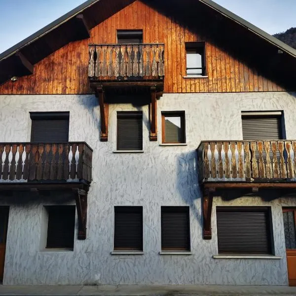 Appartement 4-6 personnes à proximité des stations et grands cols，位于Saint-Avre的酒店