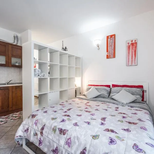 Delizioso flat in centro storico - Free WiFi & Netflix，位于Massa Lombarda的酒店