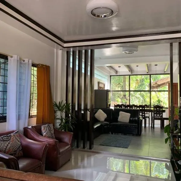 A tranquil & spacious 4-bedroom vacation home in Surigao del Sur, Philippines，位于Bislig的酒店