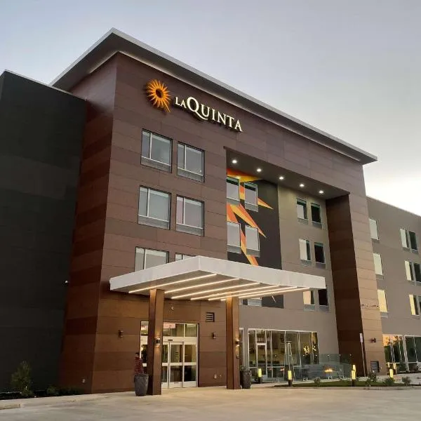 La Quinta Inn & Suites by Wyndham Galt Lodi North，位于Courtland的酒店