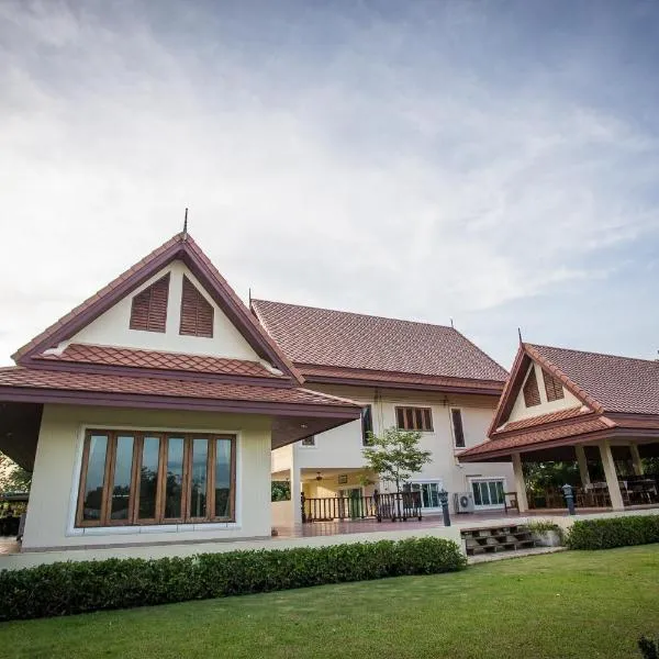 Thararin Villa，位于Ban Plai Na的酒店