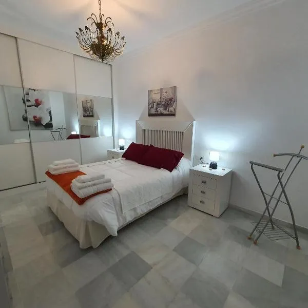 Piso tres dormitorios centro de Marchena. Sevilla，位于Fuentes de Andalucía的酒店