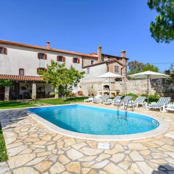 Villa Santina near Poreč，位于Kadumi的酒店