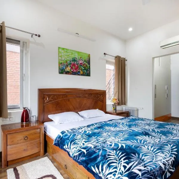 InnBox Farmstay - Rajpura Punjab，位于Banūr的酒店