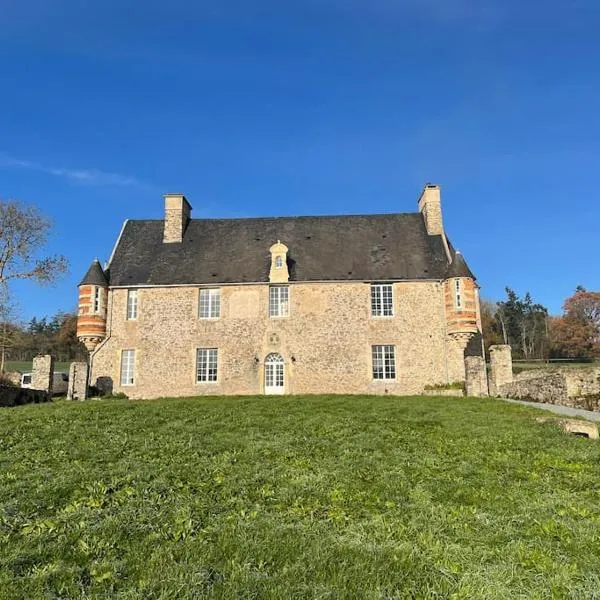 Manoir 17eme siècle en pleine campagne，位于Sainte-Marguerite-dʼElle的酒店