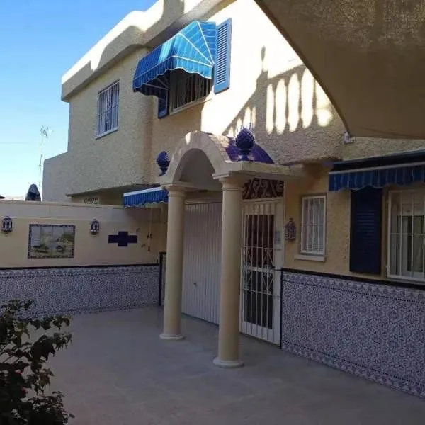 HOLIDAY CHALET BENIDORM，位于贝尼多姆的酒店