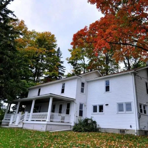 Seneca Lake Farmhouse，位于Starkey的酒店