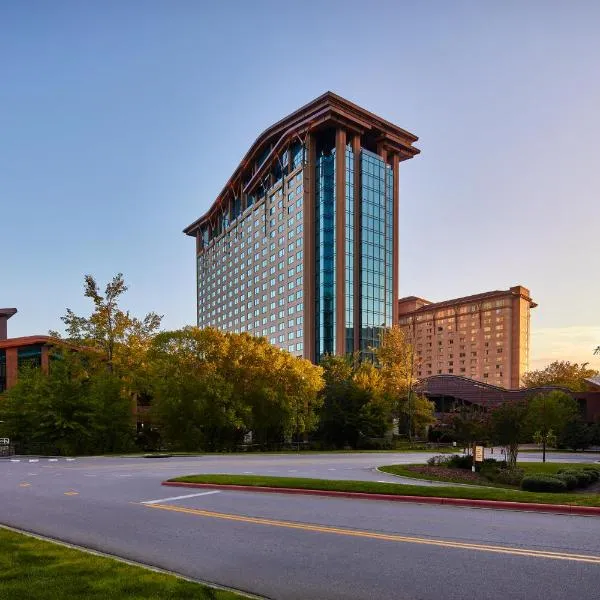 Harrah's Cherokee Casino Resort，位于惠提尔的酒店
