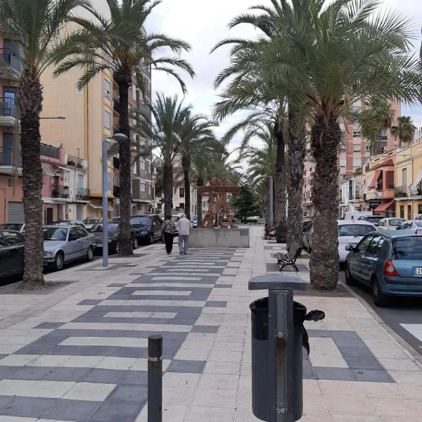 APARTAMENT CARRER I'IIIa，位于格拉德卡斯特利翁的酒店