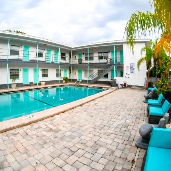 Uptown Inn & Suites，位于圣彼得堡的酒店