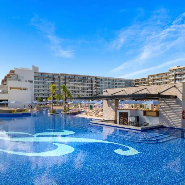 Royalton Splash Riviera Cancun, An Autograph Collection All-Inclusive Resort，位于坎昆的酒店