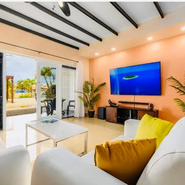 Eagle Beach Aruba Breeze Condominium Melon，位于棕榈滩的酒店