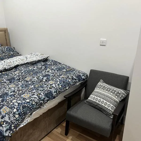 JJ Serviced Apartment - Close to Tube Station & Near Central London & Wembley，位于Northolt的酒店