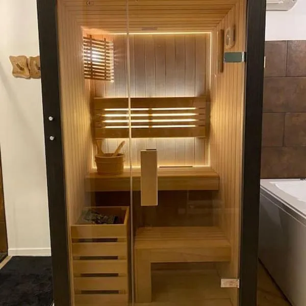 Gîte privé avec sauna et balnéo，位于布朗斯的酒店