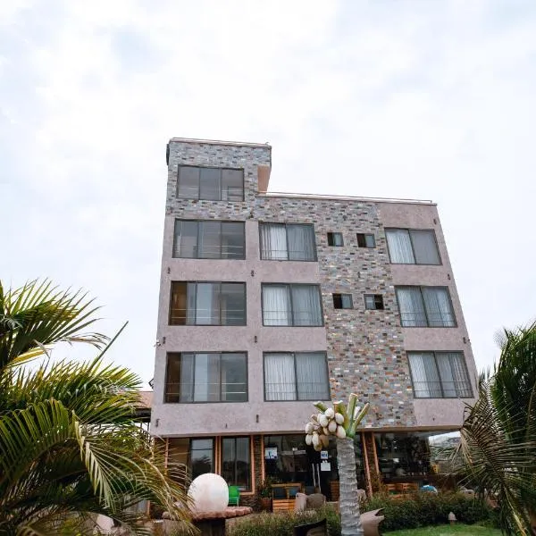 PLUS 33 HOTEL，位于Ablekuma的酒店