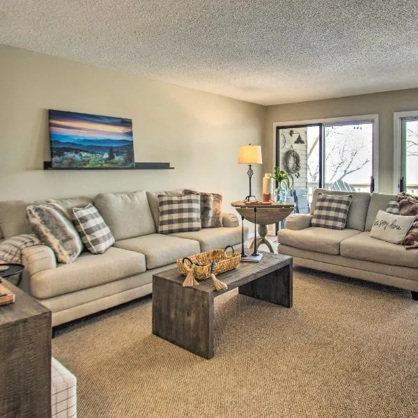 Wintergreen Resort Condo Walk to Ski Lift!，位于Mount Torry Furnace的酒店