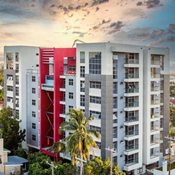 Parkhurst Lux Condo Near Devon House，位于金斯敦的酒店