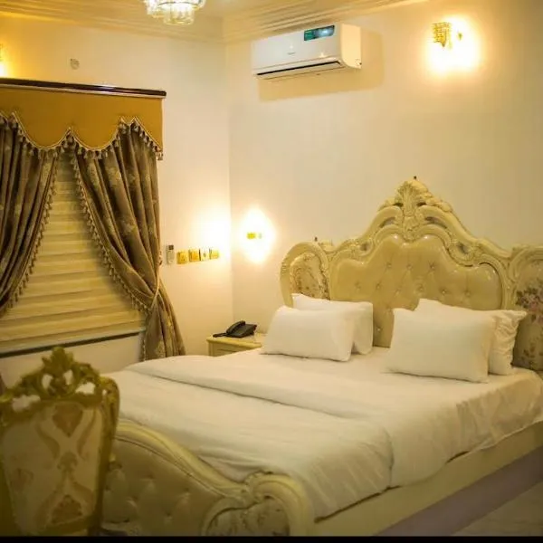 Kawruky Hotel Guobadia，位于Benin City的酒店