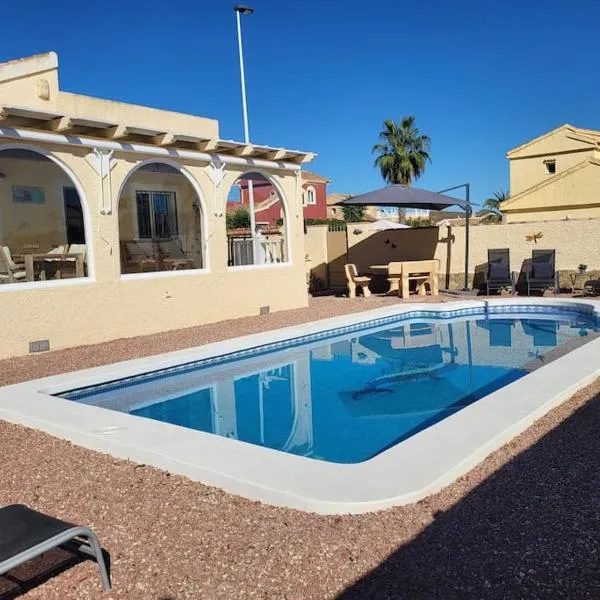 Droomvilla, complete private villa met privaat zwembad，位于Los Cantareros的酒店