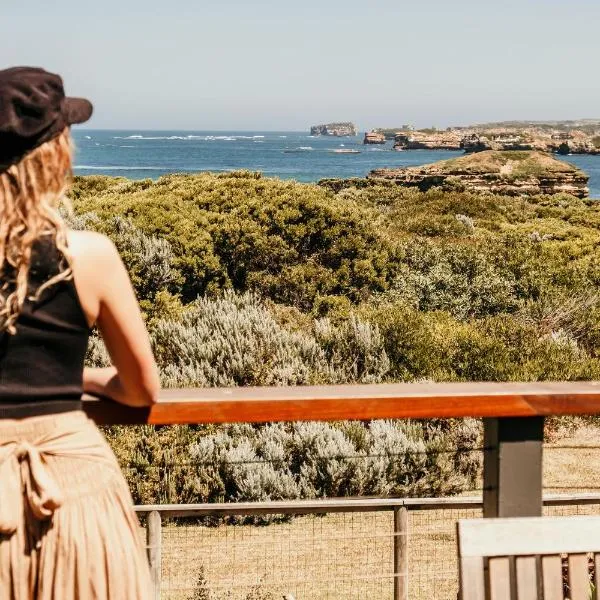 Sunsets on Martyrs Coastal Luxury Beach House Peterborough，位于彼得伯勒的酒店