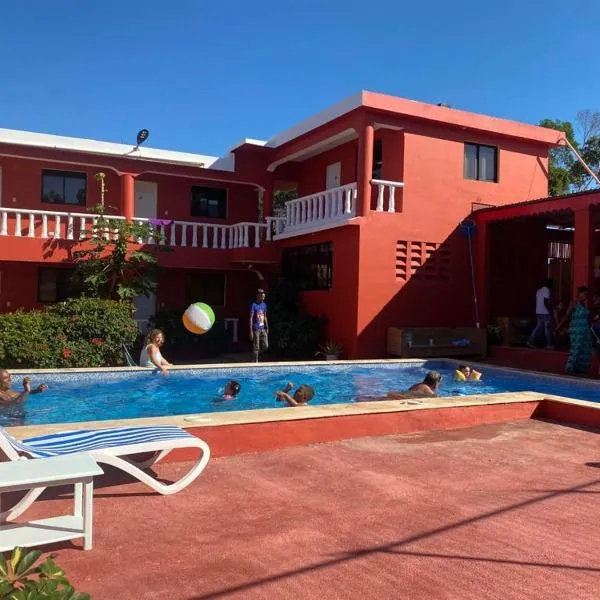 Villa KIKI Ensenada，位于Las Marras的酒店