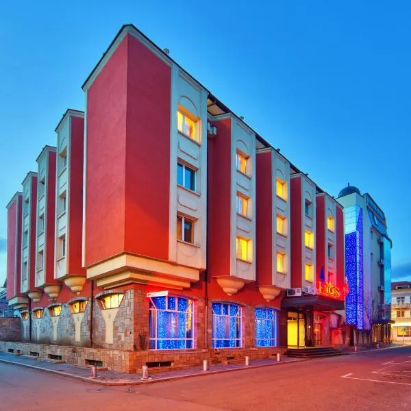 帕拉斯酒店，位于Ovoshtnik的酒店