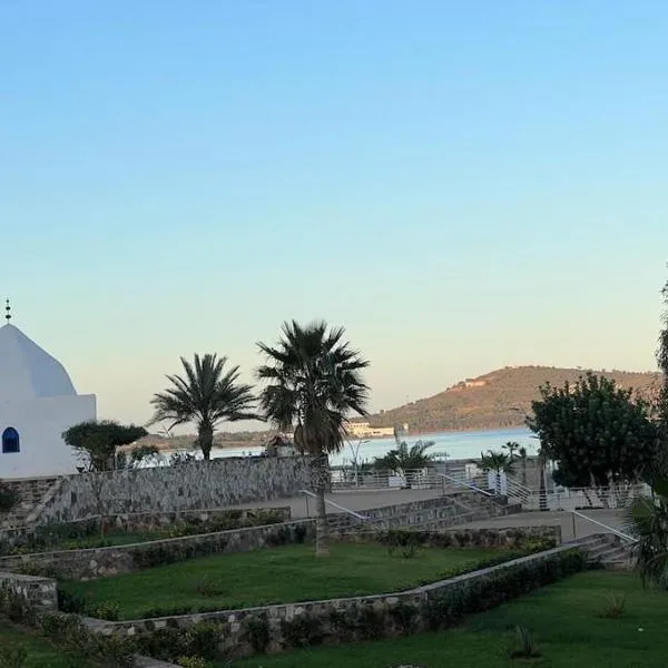 3 Zimmer Wohnung Corniche Nador Sidi Ali- am Meer & Wifi，位于纳祖尔的酒店