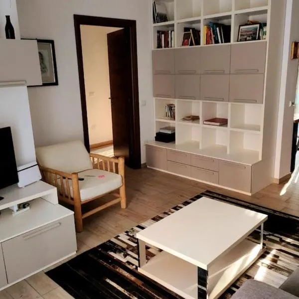 Appartamento moderno in posizione strategica，位于萨拉巴甘扎的酒店