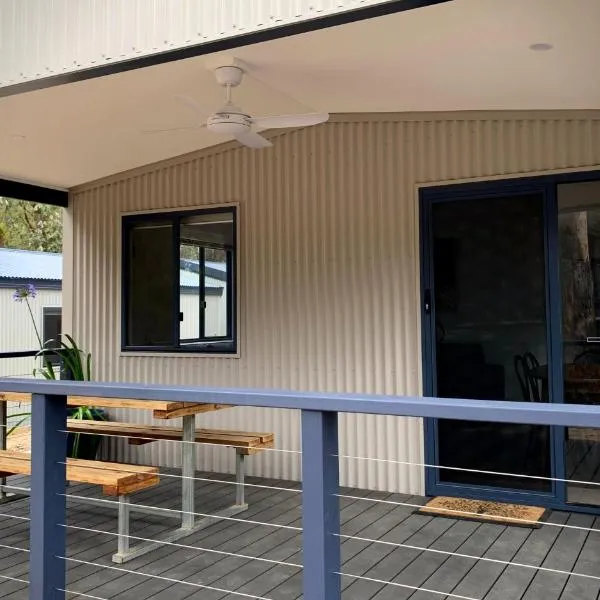 Lakes Bushland Caravan & Lifestyle Park，位于Mount Taylor的酒店