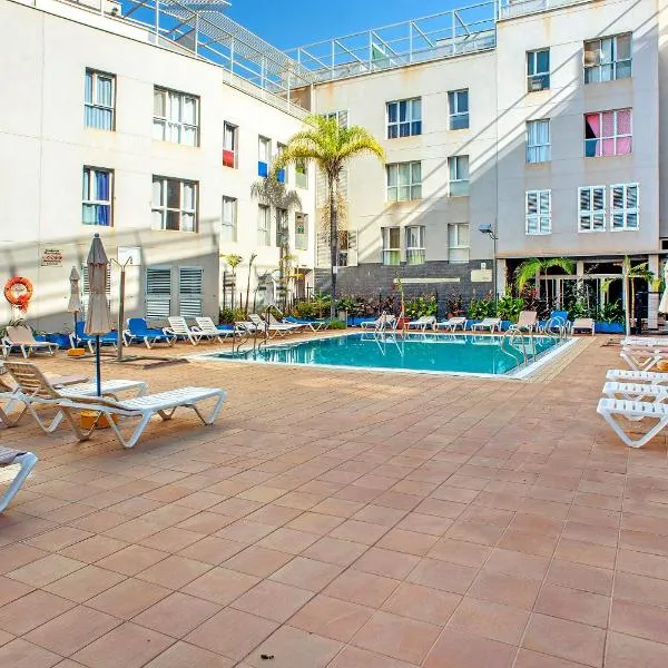 Playa Sardina，位于加尔达尔的酒店